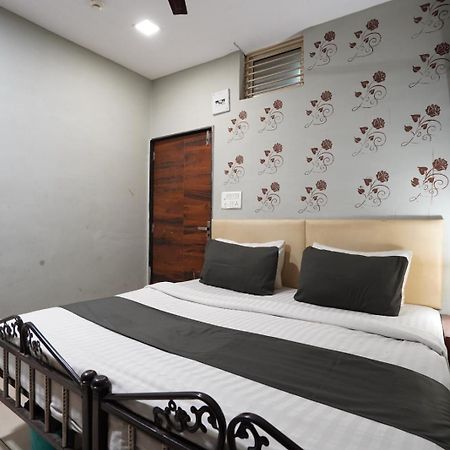 Hotel Sai Inn, Ahmedabad Airport Kültér fotó