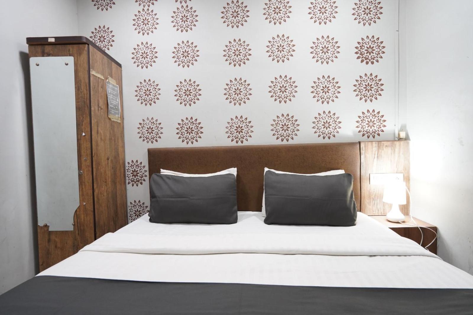 Hotel Sai Inn, Ahmedabad Airport Kültér fotó